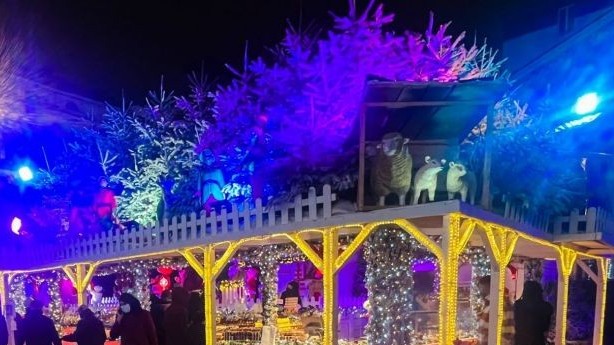 Chợ Giáng sinh thú vị nhất thế giới giữ giá ổn định thời khủng hoảng năng lượng Chợ Giáng sinh thú vị nhất thế giới giữ giá ổn định thời khủng hoảng năng lượng