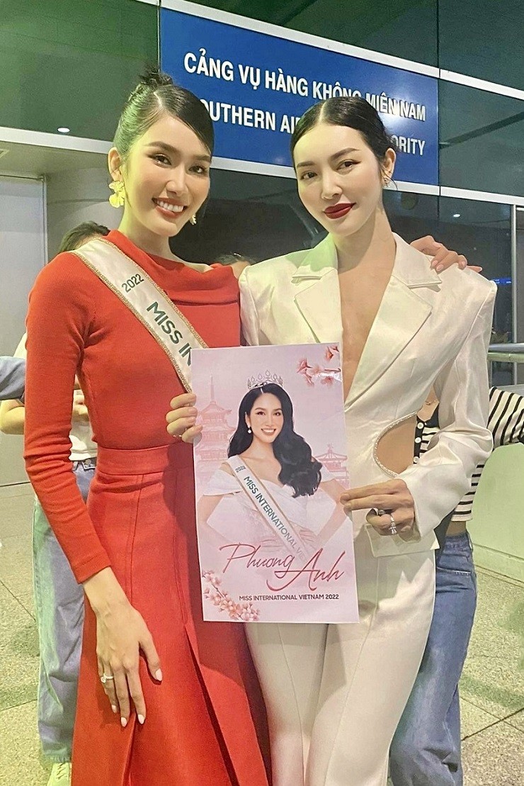 Á hậu Phương Anh lên đường dự thi Hoa hậu Quốc tế 2022