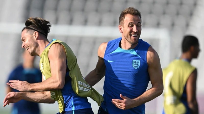 Dàn sao đội tuyển Anh và hội bạn gái, vợ cầu thủ thư giãn ở Qatar