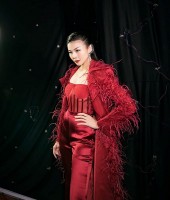 Tiểu Vy, Hồ Ngọc Hà và dàn người đẹp nổi bật với trang phục gợi cảm