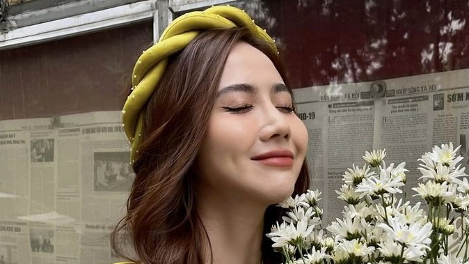 Sao Việt: Noo Phước Thịnh check-in cùng Hồ Ngọc Hà, Lệ Quyên tạo dáng xì tin