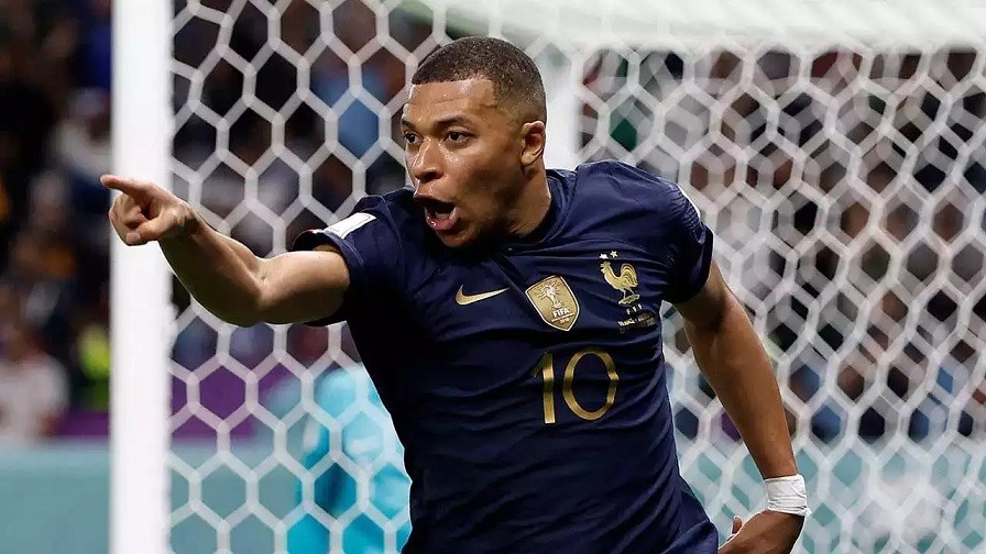 Kylian Mbappe chỉ tập trung thi đấu, không muốn trả lời truyền thông về tương lai