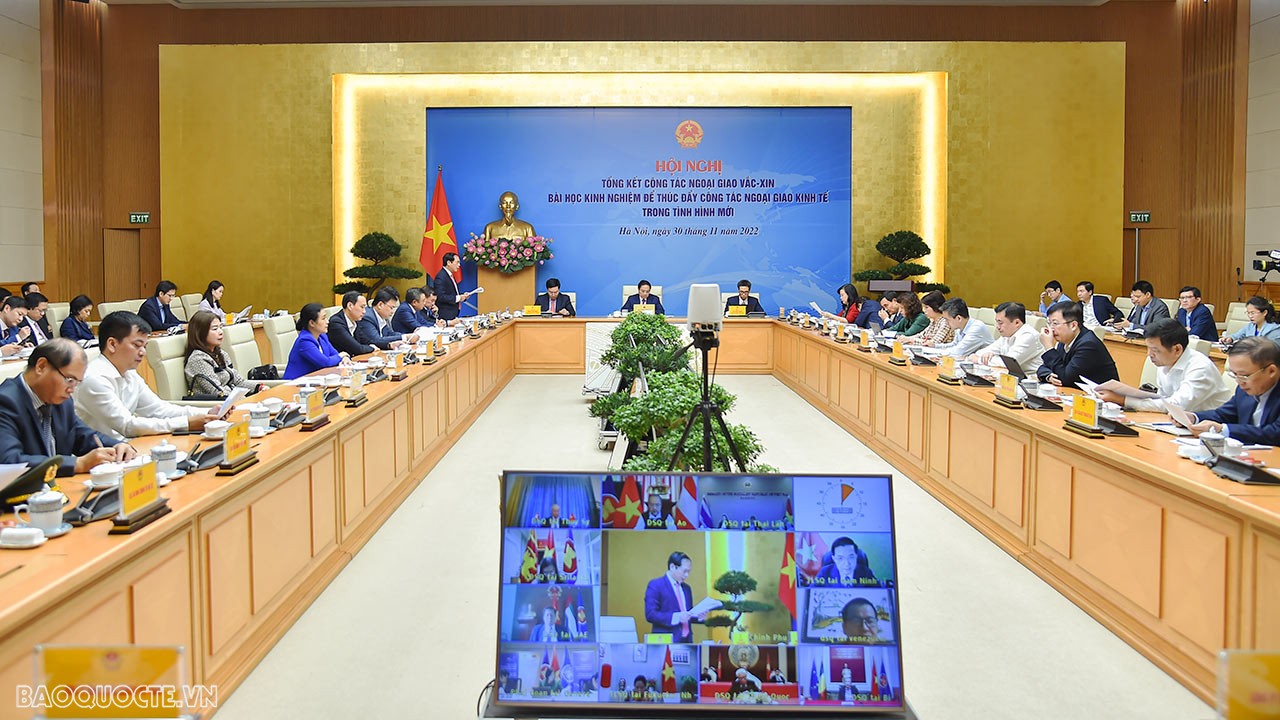 Thủ tướng Chính phủ chủ trì Hội nghị tổng kết công tác Ngoại giao vaccine