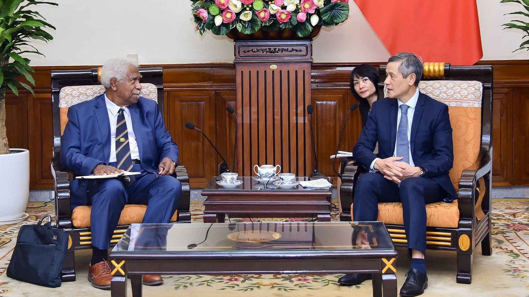 Trợ lý Bộ trưởng Nguyễn Minh Vũ tiếp Chủ tịch Quốc hội lãnh thổ hải ngoại New Caledonia