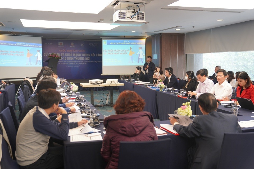 Cuộc họp bàn tròn được đồng chủ trì bởi Ban thư ký của Nhóm kỹ thuật sức khỏe người di cư (MHWG), gồm có Tổng cục Dân số - Kế hoạch hóa gia đình, Bộ Y tế, Tổ chức Di cư Quốc tế (IOM) và Tổ chức Y tế Thế giới (WHO). (Nguồn: IOM)