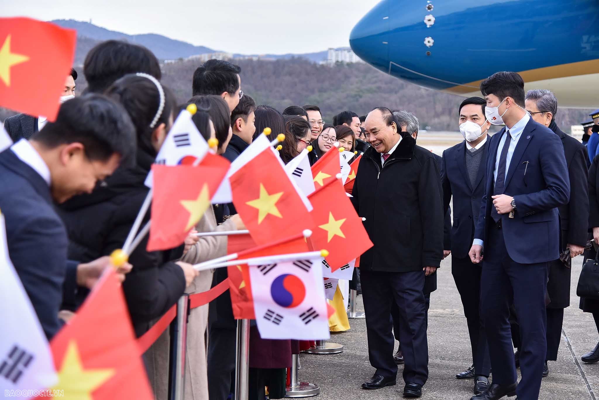 Chủ tịch nước Nguyễn Xuân Phúc đến Hàn Quốc, bắt đầu chuyến chuyến thăm cấp Nhà nước