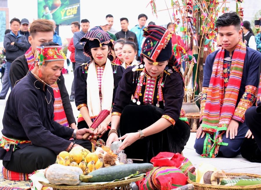 Trích đoạn lễ hội “Xek pang á” dân tộc Kháng, xã Chiềng Ơn, huyện Quỳnh Mai, tỉnh Sơn La. (Nguồn: Cổng thông tin điện tử tỉnh Phú Thọ)