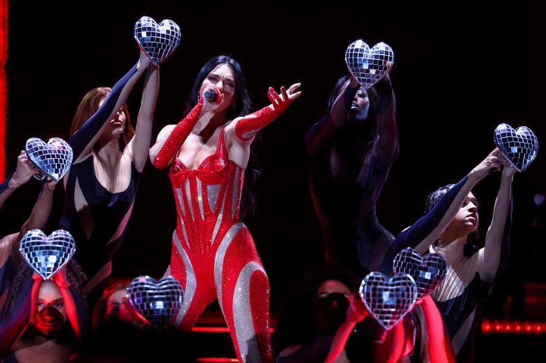 Ảnh ấn tượng tuần (28/11-4/12): Tân binh Nga nhập ngũ, Trung Quốc lưu ý EU về lợi ích khi hòa giải xung đột ở Ukraine, Mỹ-Pháp muốn trở lại đúng hướng