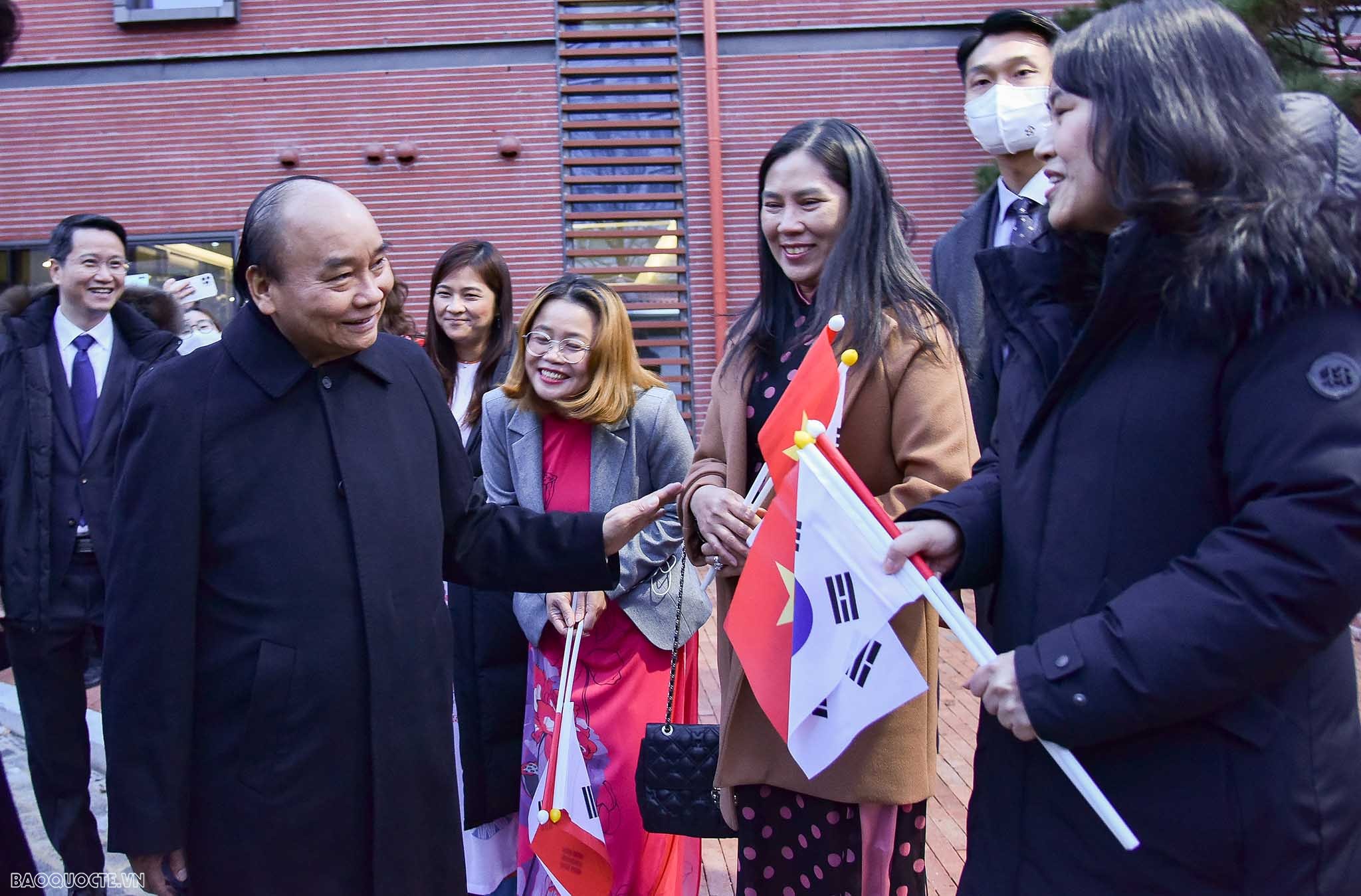 Chủ tịch nước: Cần nâng tầm trí tuệ Việt tại đất nước phát triển như Hàn Quốc