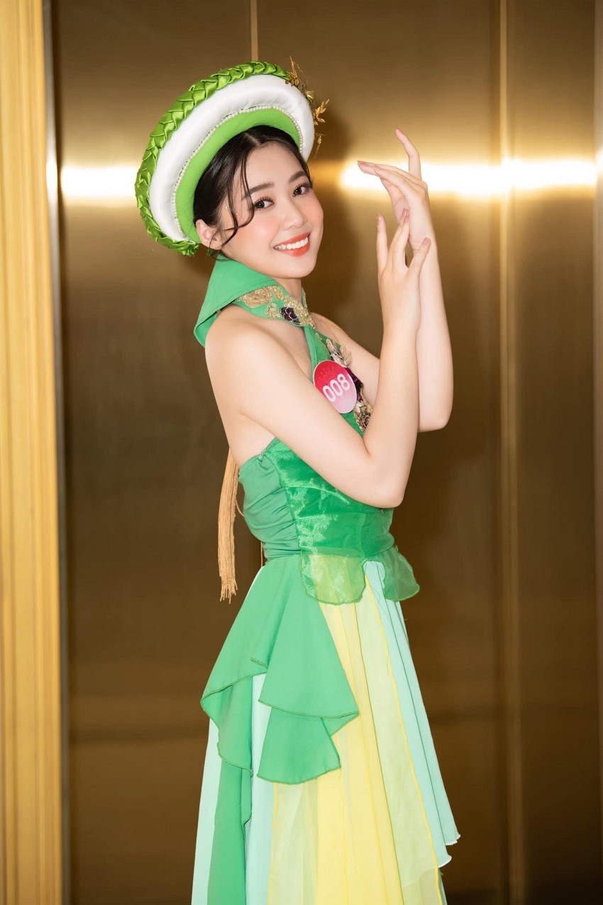 12 thí sinh xinh đẹp và giỏi ngoại ngữ của Hoa hậu Việt Nam 2022