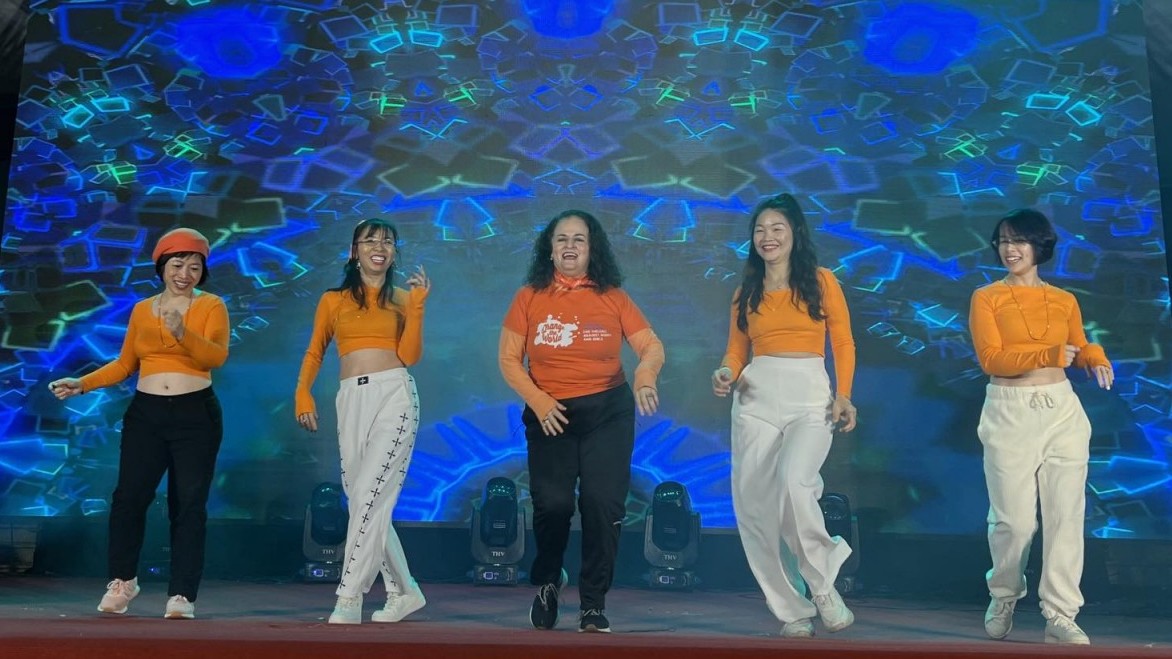 We Together - Âm nhạc hòa sắc cam: Chương trình âm nhạc đường phố vì sự an toàn của phụ nữ và trẻ em