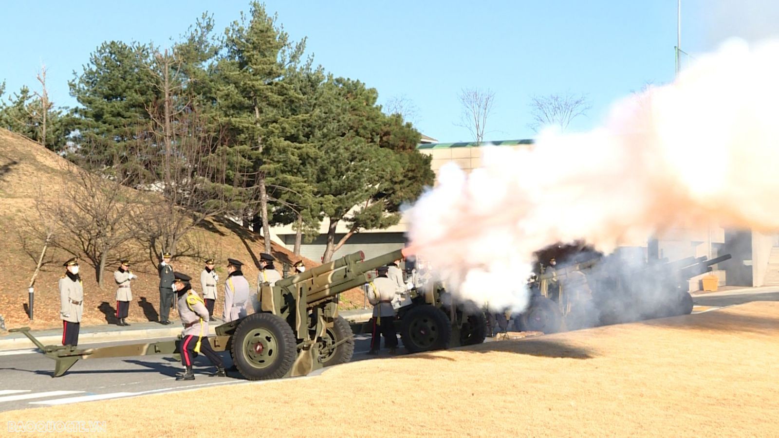 Lễ đón chính thức Chủ tịch nước Nguyễn Xuân Phúc tại Văn phòng Tổng thống Hàn Quốc