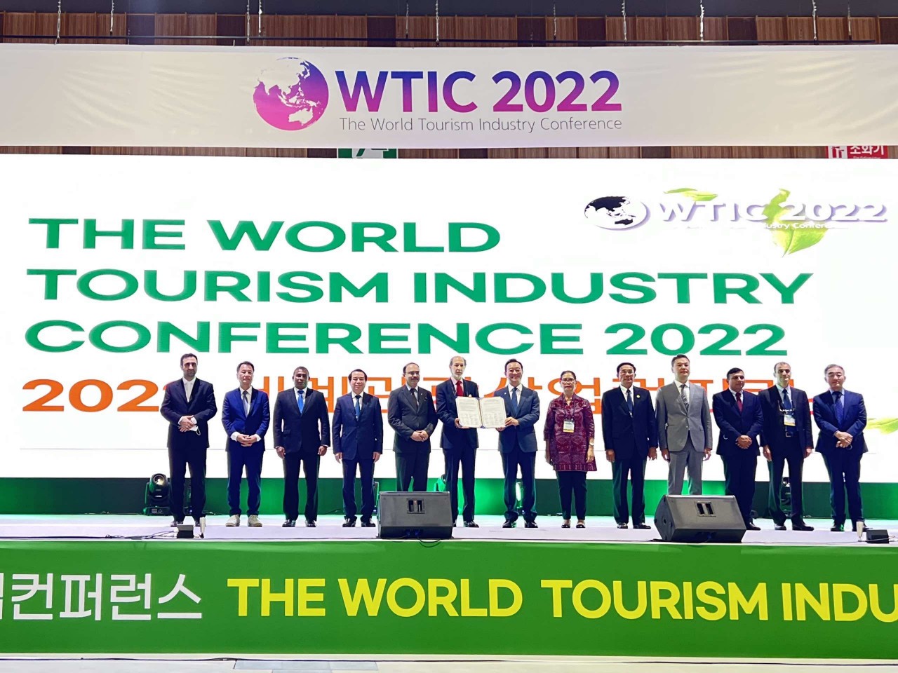 Hoi nghi Nganh DL The gioi (Pho Tong cuc truong Ha Van Sieu) Hoi nghi Nganh DL The gioi (Pho Tong cuc truong Ha Van Sieu)