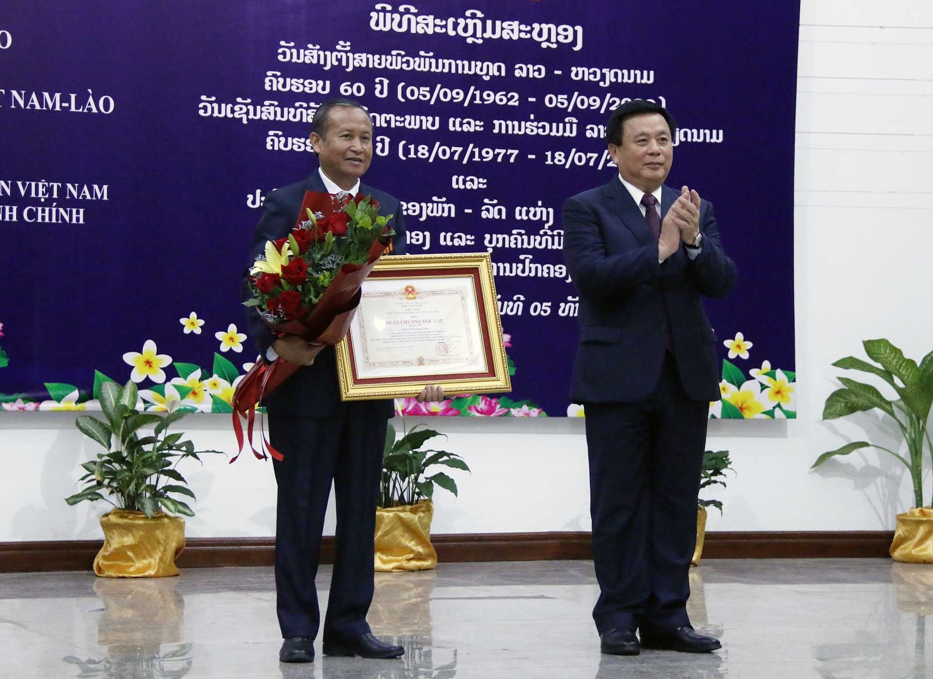 Việt Nam-Lào: Tăng cường trao đổi thông tin, nghiên cứu về lý luận và tổng kết thực tiễn