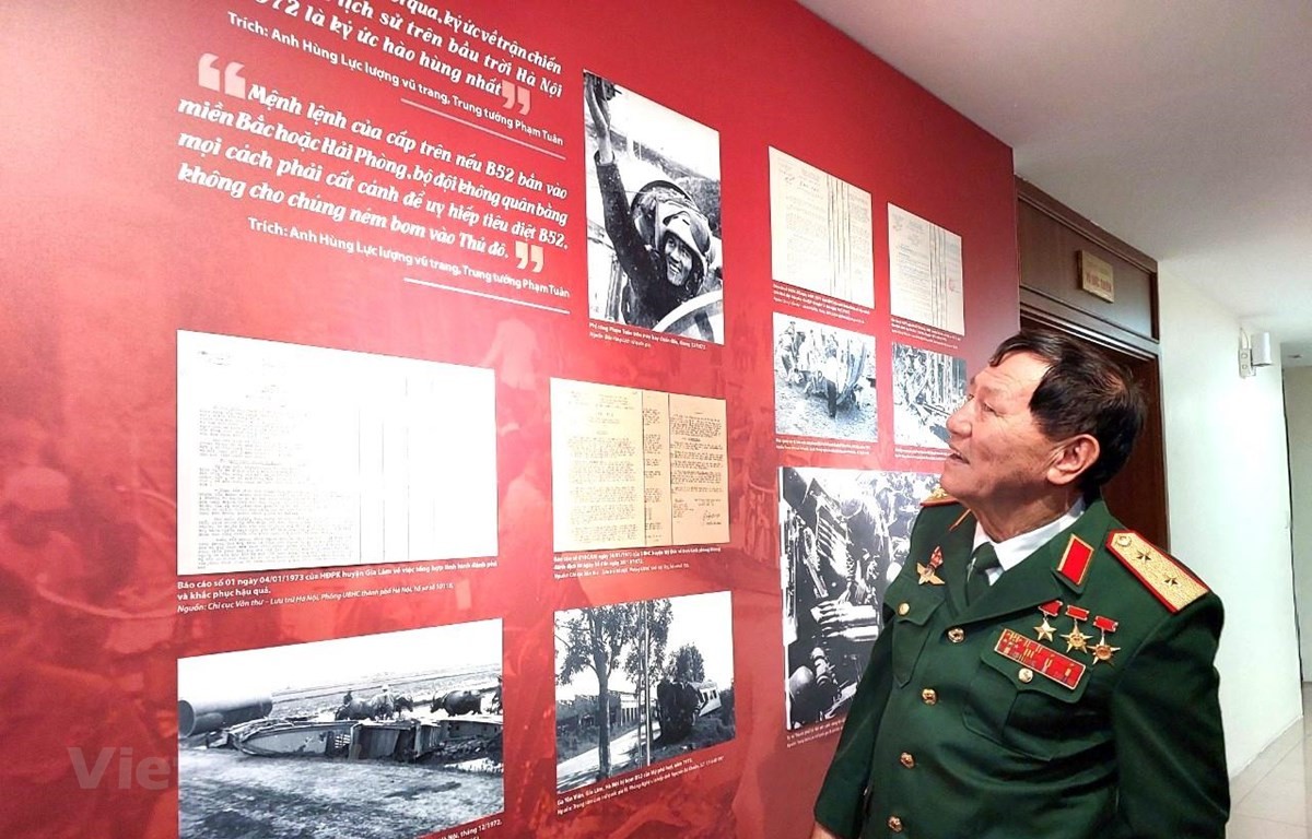 Sống lại ký ức 12 ngày đêm Điện Biên Phủ trên không Sống lại ký ức 12 ngày đêm Điện Biên Phủ trên không