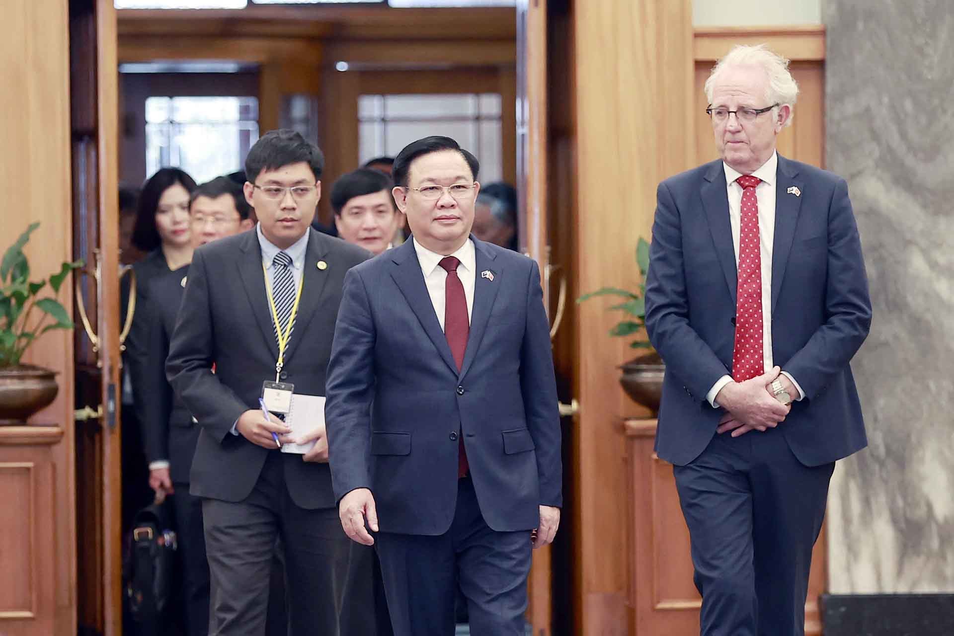 Lễ đón chính thức Chủ tịch Quốc hội Vương Đình Huệ. (Nguồn: TTXVN)