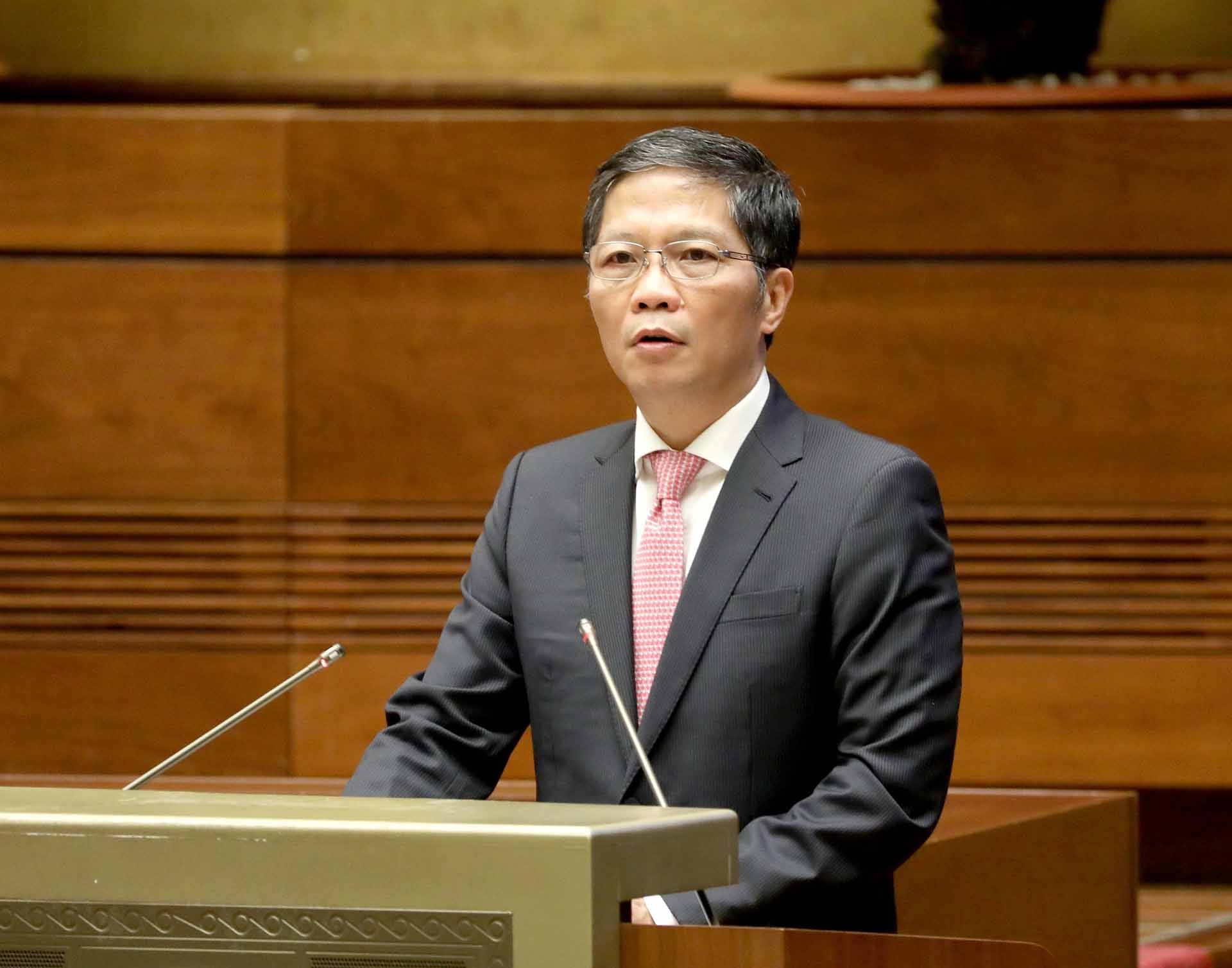 Ủy viên Bộ Chính trị, Trưởng ban Kinh tế Trung ương Trần Tuấn Anh truyền đạt chuyên đề “Tiếp tục đẩy mạnh công nghiệp hóa, hiện đại hóa đất nước đến năm 2030, tầm nhìn đến năm 2045”. (Nguồn: TTXVN)