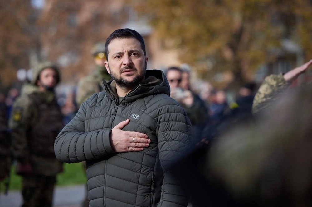 (12.06) Tổng thống Ukraine Volodymyr Zelensky thăm Sloviansk, khu vực gần chiến tuyến tại Donbass. (Nguồn: AFP) (12.06) Tổng thống Ukraine Volodymyr Zelensky thăm Sloviansk, khu vực gần chiến tuyến tại Donbass. (Nguồn: AFP)