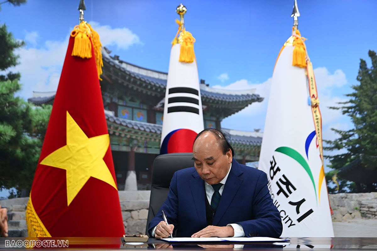 Chủ tịch nước thăm tỉnh Gyeonggi, công bố Ngày Việt Nam tại Gwangju, Hàn Quốc