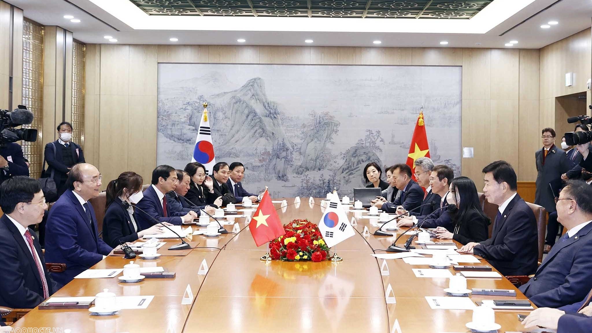 Chủ tịch nước Nguyễn Xuân Phúc hội kiến Chủ tịch Quốc hội Hàn Quốc Kim Jin Pyo