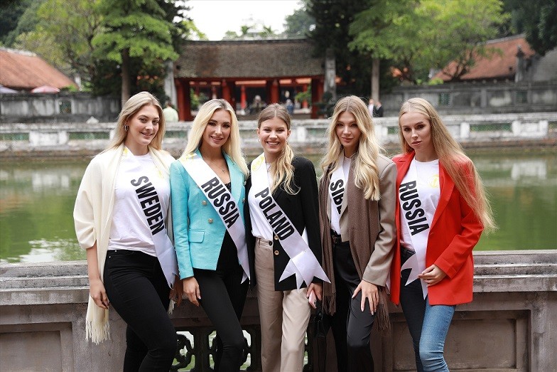 Thí sinh Hoa hậu Du lịch thế giới 2022 khám phá Hà Nội