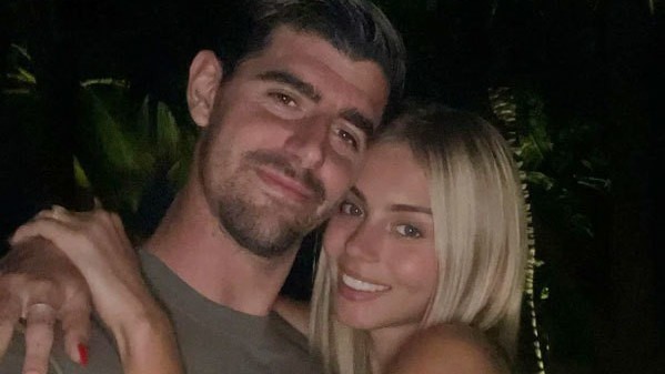 Đội tuyển Bỉ: Thủ môn Thibaut Courtois đi nghỉ cùng bạn gái sau khi chia tay World Cup 2022 Đội tuyển Bỉ: Thủ môn Thibaut Courtois đi nghỉ cùng bạn gái sau khi chia tay World Cup 2022