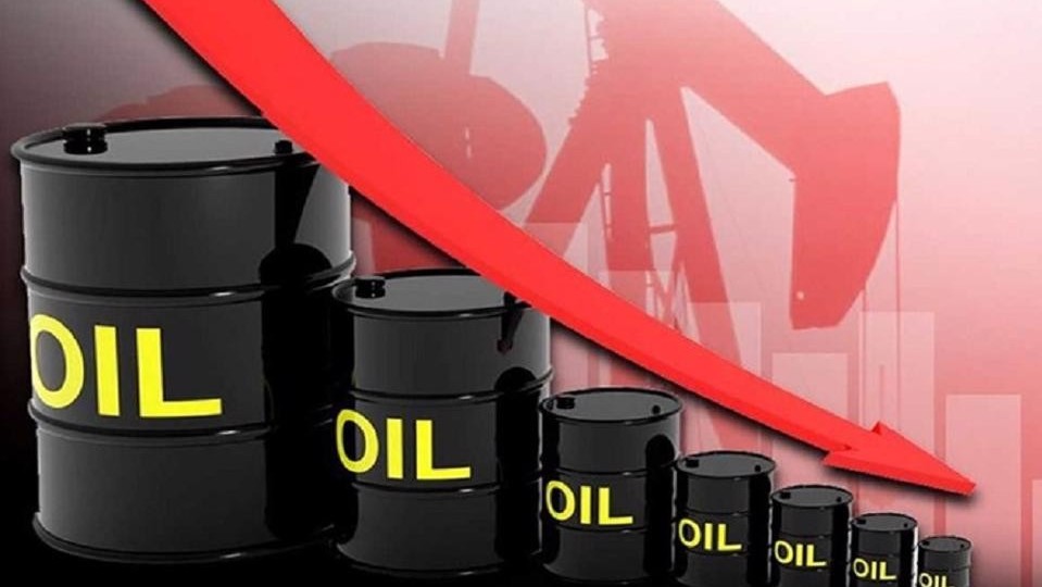 Giá xăng dầu hôm nay 9/12: Vẫn 'lao dốc không phanh'; vốn tín dụng sẽ tập trung ưu tiên cho xăng dầu Giá xăng dầu hôm nay 9/12: Vẫn 'lao dốc không phanh'; vốn tín dụng sẽ tập trung ưu tiên cho xăng dầu