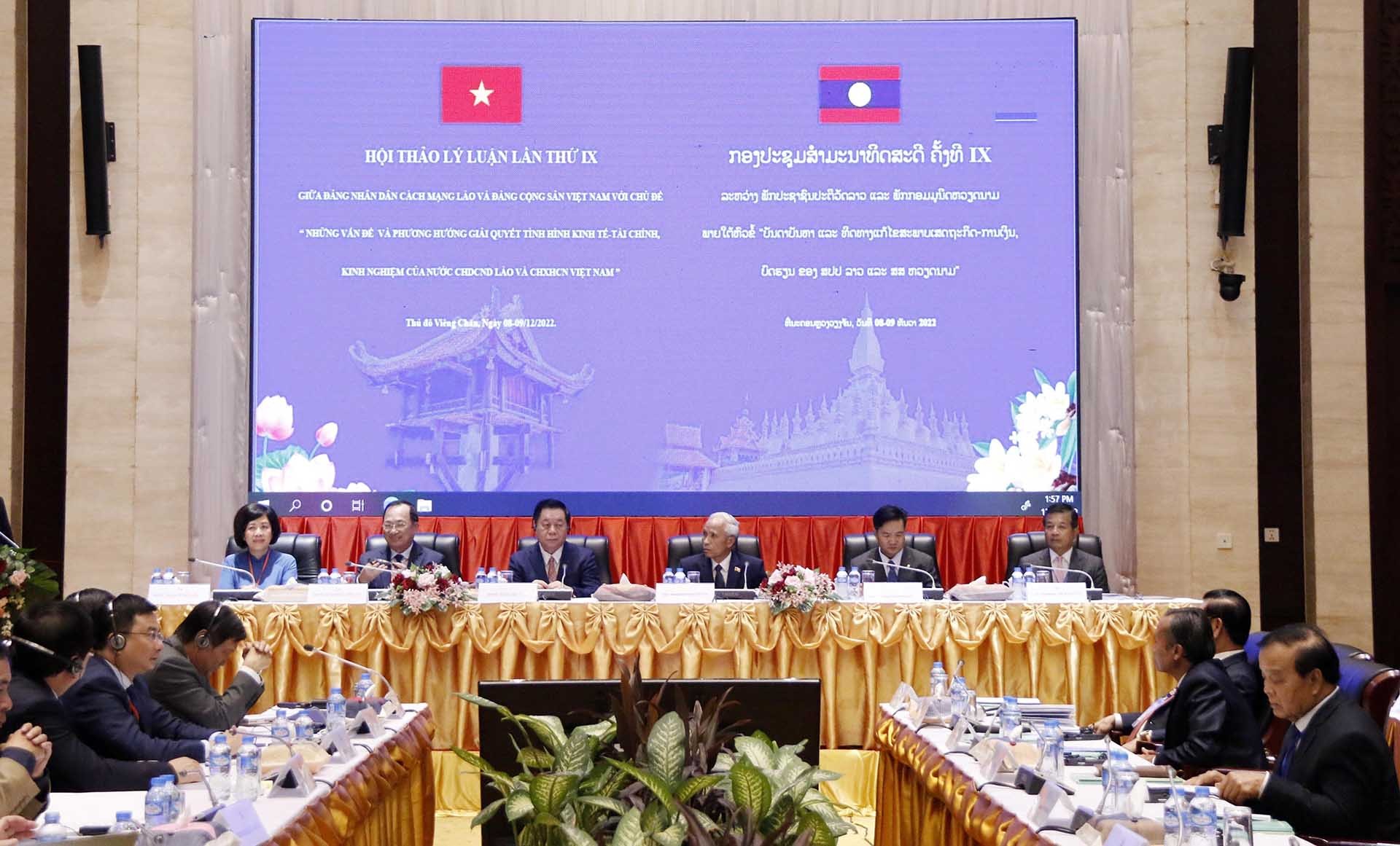 Đoàn Chủ tịch tại Hội thảo lý luận lần thứ 9 giữa Đảng Cộng sản Việt Nam và Đảng Nhân dân Cách mạng Lào. (Nguồn: TTXVN)