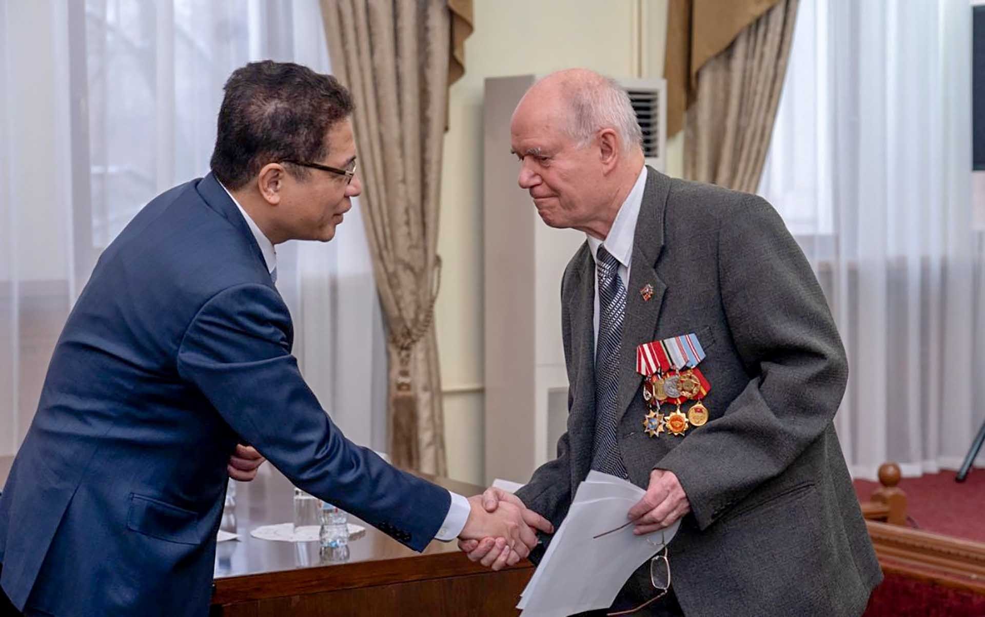 Đại sứ Đặng Minh Khôi và ông Nikolai Kolesnik. Đại sứ Đặng Minh Khôi và ông Nikolai Kolesnik.