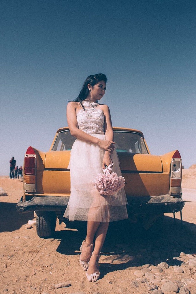 Hoa hậu Ngọc Hân chụp ảnh cưới tại Ai Cập cùng lạc đà trước kim tự tháp