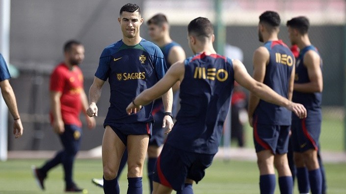 World Cup 2022: Cristiano Ronaldo tập luyện cùng đồng đội tuyển Bồ Đào Nha World Cup 2022: Cristiano Ronaldo tập luyện cùng đồng đội tuyển Bồ Đào Nha