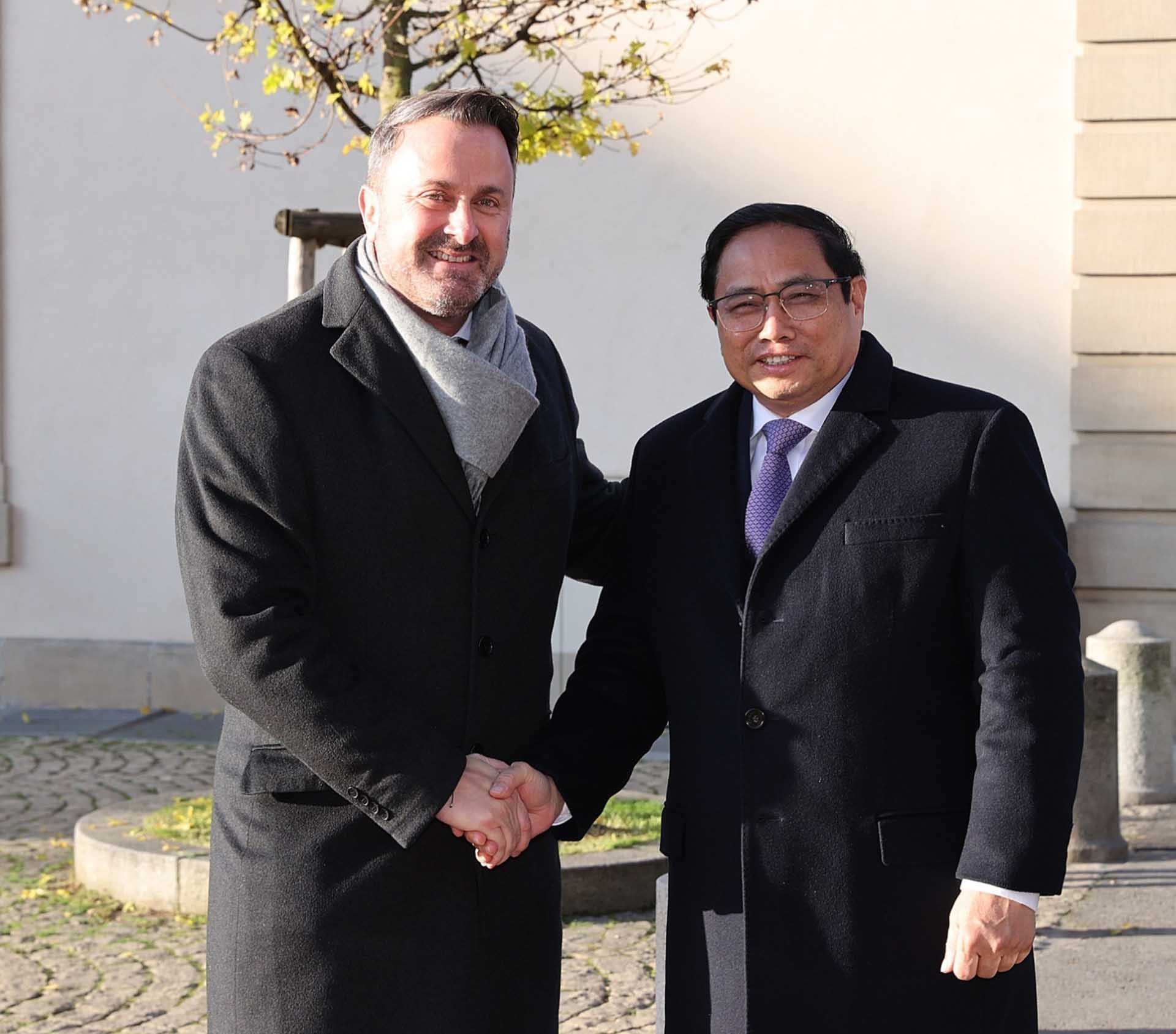Thủ tướng Luxembourg Xavier Bettel đón Thủ tướng Phạm Minh Chính. (Nguồn: TTXVN) Thủ tướng Luxembourg Xavier Bettel đón Thủ tướng Phạm Minh Chính. (Nguồn: TTXVN)