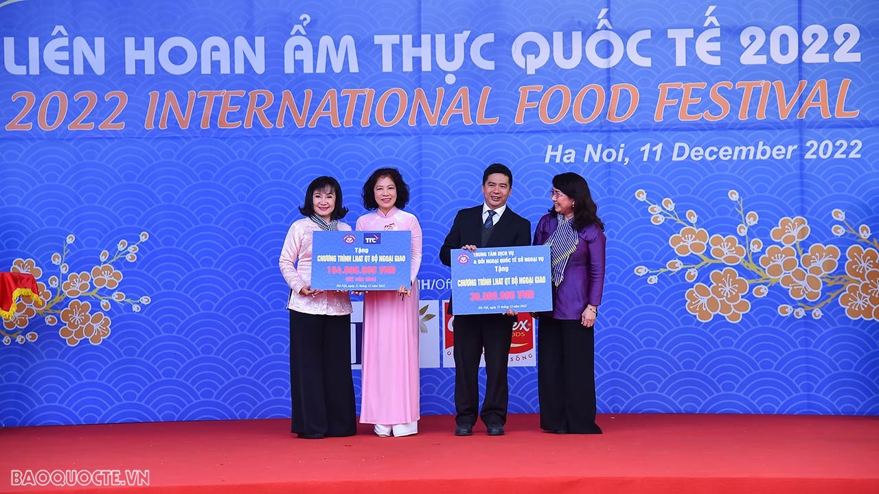 Bà Vũ Thị Bích Ngọc mong muốn tiếp tục nhận được sự chung tay của các bạn để giúp đỡ thêm nhiều hoàn cảnh, đặc biệt những người gặp khó khăn sau thời gian dài chịu ảnh hưởng của đại dịch. Bà Vũ Thị Bích Ngọc mong muốn tiếp tục nhận được sự chung tay của các bạn để giúp đỡ thêm nhiều hoàn cảnh, đặc biệt những người gặp khó khăn sau thời gian dài chịu ảnh hưởng của đại dịch.