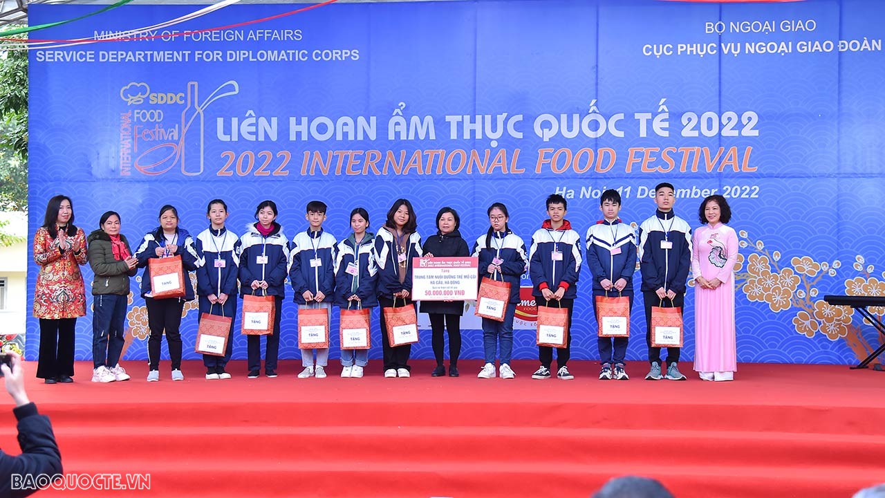 Liên hoan ẩm thực quốc tế năm 2022 cũng sẽ tiếp nối tinh thần tương thân tương ái của những mùa liên hoan trước. Số tiền do các nhà hảo tâm đóng góp trong các kỳ liên hoan khoảng gần 5 tỷ đồng đã được sử dụng vào các hoạt động từ thiện cho trẻ em mồ côi, người khuyết tật, phụ nữ nghèo và các hoàn cảnh khó khăn trên cả nước. Liên hoan ẩm thực quốc tế năm 2022 cũng sẽ tiếp nối tinh thần tương thân tương ái của những mùa liên hoan trước. Số tiền do các nhà hảo tâm đóng góp trong các kỳ liên hoan khoảng gần 5 tỷ đồng đã được sử dụng vào các hoạt động từ thiện cho trẻ em mồ côi, người khuyết tật, phụ nữ nghèo và các hoàn cảnh khó khăn trên cả nước.