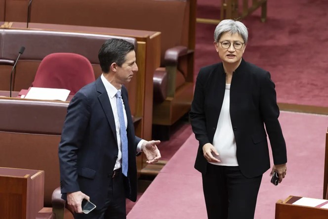 Ngoại trưởng Penny Wong sẽ cùng với thượng nghị sĩ Simon Birmingham của phe đối lập tham gia phái đoàn lưỡng đảng công du các quốc gia Thái Bình Dương vào tuần tới. (Nguồn: Financial Review) Ngoại trưởng Penny Wong sẽ cùng với thượng nghị sĩ Simon Birmingham của phe đối lập tham gia phái đoàn lưỡng đảng công du các quốc gia Thái Bình Dương vào tuần tới. (Nguồn: Financial Review)