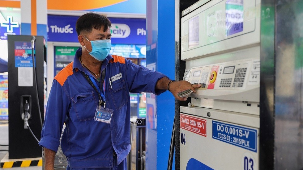 Giá xăng dầu hôm nay 12/12: Xăng trong nước dự kiến giảm sốc vào chiều nay, xăng E5 về ngưỡng 20.000 đồng/lít Giá xăng dầu hôm nay 12/12: Xăng trong nước dự kiến giảm sốc vào chiều nay, xăng E5 về ngưỡng 20.000 đồng/lít