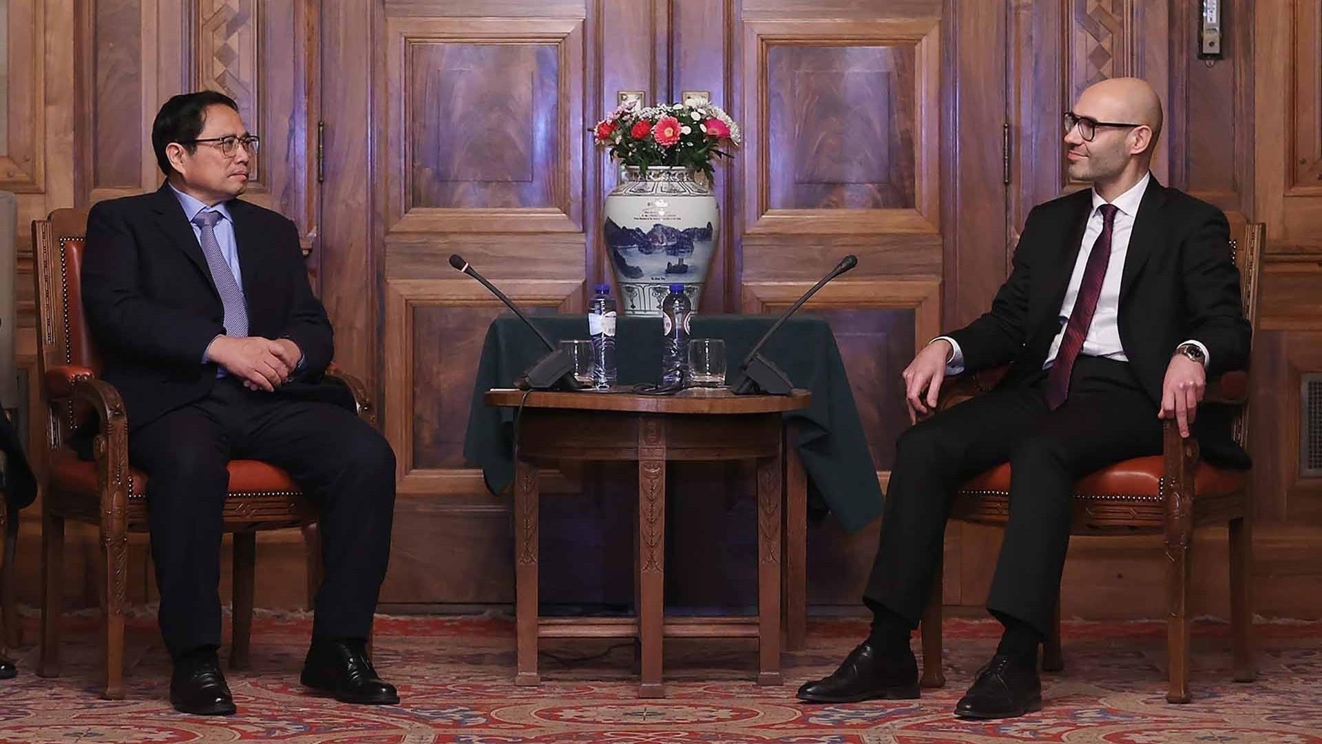 Thủ tướng Phạm Minh Chính gặp Tổng Thư ký Toà Trọng tài thường trực