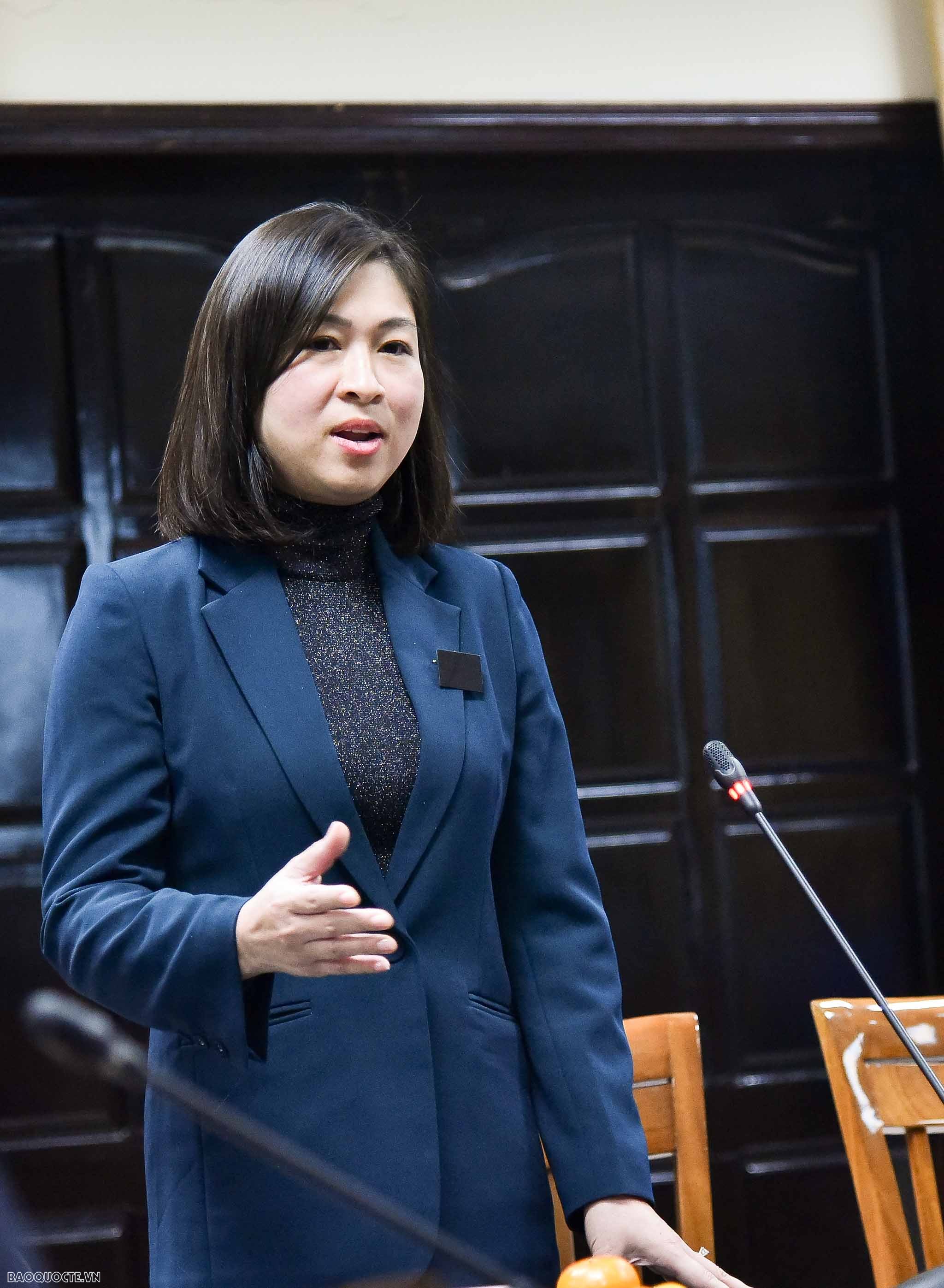 Thanh niên Bộ Ngoại giao phải ‘vừa hồng vừa chuyên’