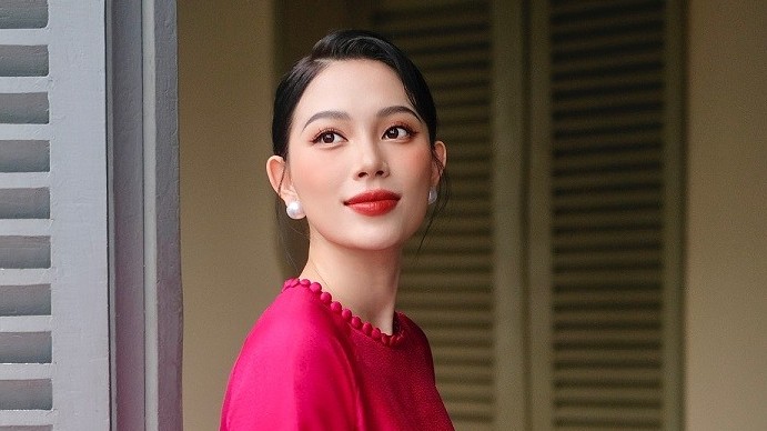 Linh Rin đẹp thanh lịch cùng áo dài sắc màu rực rỡ ngày Tết