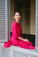 Linh Rin đẹp thanh lịch cùng áo dài sắc màu rực rỡ ngày Tết