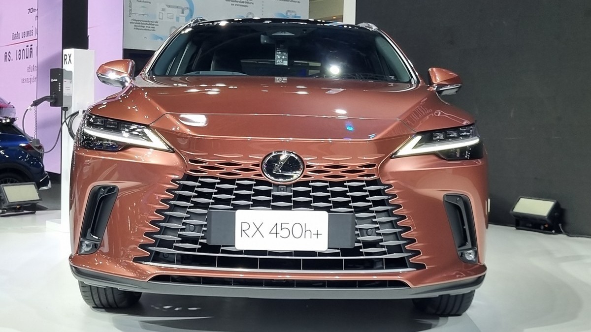 Cận cảnh Lexus RX 2023 tại Thái Lan, giá hơn 3 tỷ đồng