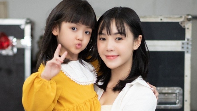 Đừng làm mẹ cáu: Quỳnh Kool vào vai cô gái nghèo nhưng vẫn mặc đẹp phù hợp hoàn cảnh