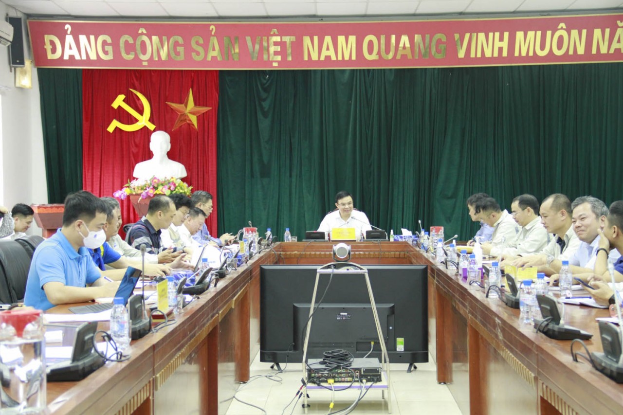 Tổng Giám đốc Lê Mạnh Hùng chủ trì giao ban công trình dự án NMNĐ Thái Bình 2 ngày 29/4. (Nguồn: PetroVietnam)