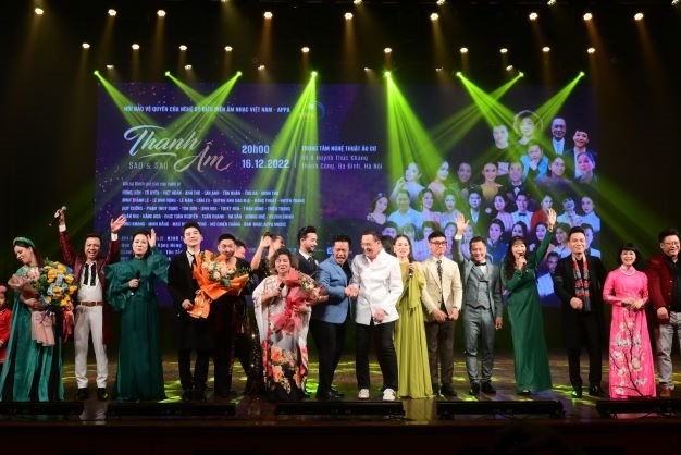 Thanh âm Sao và Sao: Khi những ngôi sao âm nhạc hát bằng tình