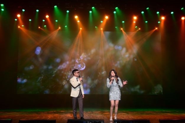 Thanh âm Sao và Sao: Khi những ngôi sao âm nhạc hát bằng tình