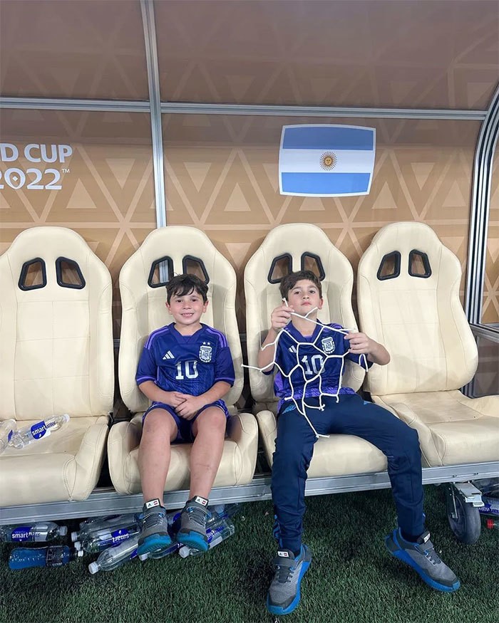 Lionel Messi chia sẻ niềm vui vô địch World Cup 2022 cùng đại gia đình