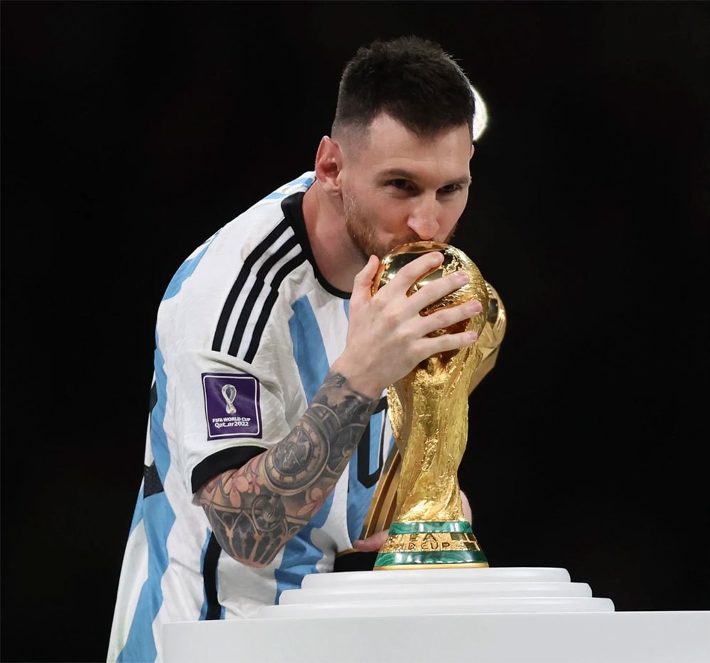 Lionel Messi chia sẻ niềm vui vô địch World Cup 2022 cùng đại gia đình
