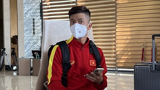 Phan Văn Đức khỏi Covid-19, hội quân đội tuyển Việt Nam tại Lào