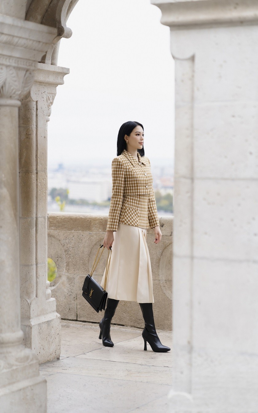 Linh Rin lên đồ thanh lịch, thực hiện bộ ảnh thời trang ở Hungary