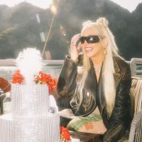 Nữ ca sĩ người Mỹ Christina Aguilera đón tuổi mới trên Vịnh Hạ Long